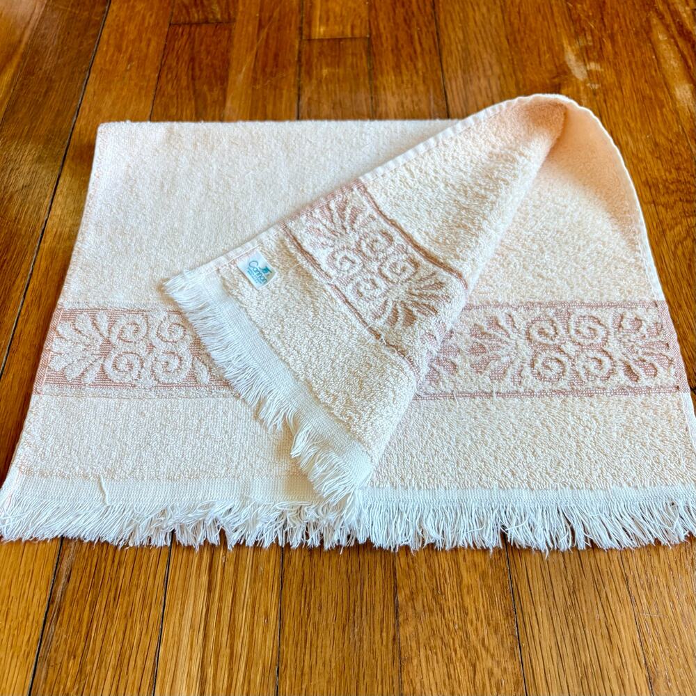 Vintage Cannon Monticello Peach Hand Towel Floral Jacquard Fringe Made in USA